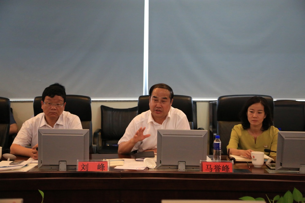 王灏董事长会见保定市市长马誉峰一行_